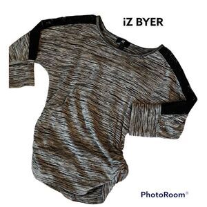 iZ BYER SZ S Woman’s Jr Black/Gray 3/4 Sleeve Top With Lace Sleeves